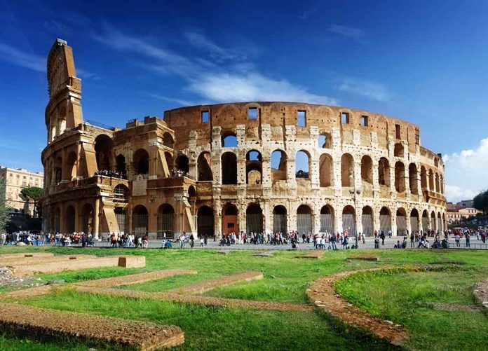 Americans Forced to Pay After Breaking into Colosseum