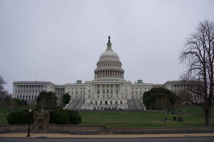 Officials Reportedly Reinstalling Fence Around Capitol