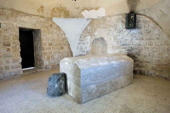 Palestinians Reportedly Vandalize Site Believed to Be Tomb of Joseph