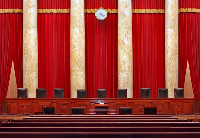 Lawmakers Introduce New Ethics Code Bill for SCOTUS