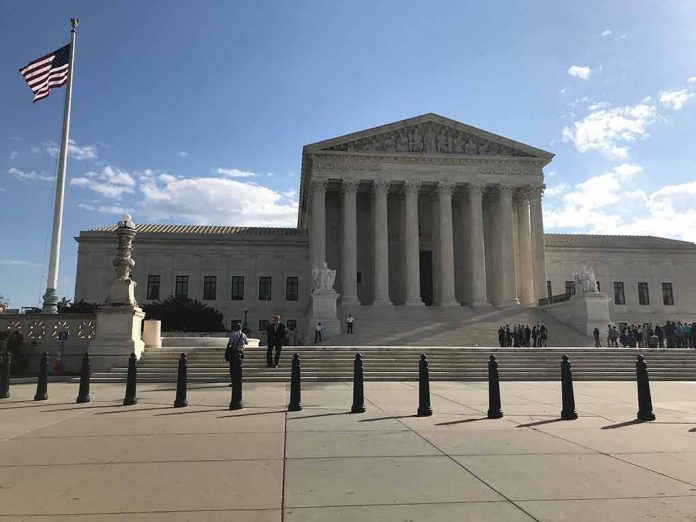 2453289175 featured image Supreme Court building with flag and people outside