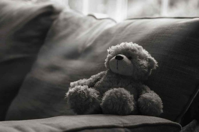 shutterstock_1857163477 teddy bear on a sofa