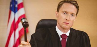 LYING Tech Giant Must PAY — The Jury’s MATH Is BRUTAL Judge holding a gavel in a courtroom